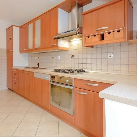 Apartment Luka