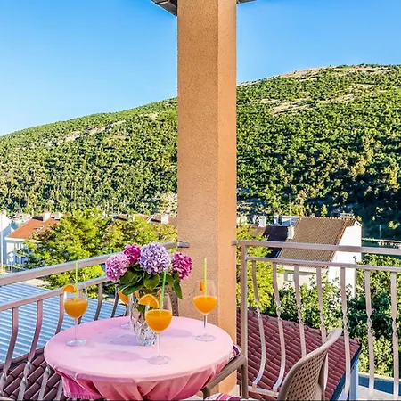 Apartment Luka